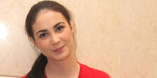 Main Bulu Tangkis, Arumi Bachsin Kelimpungan