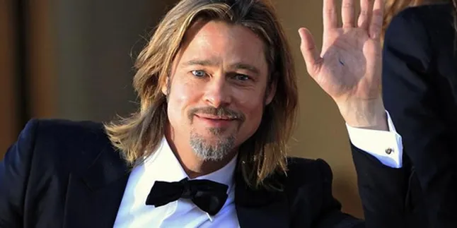 Inikah Alasan Brad Pitt Pakai Kacamata di Red Carpet?