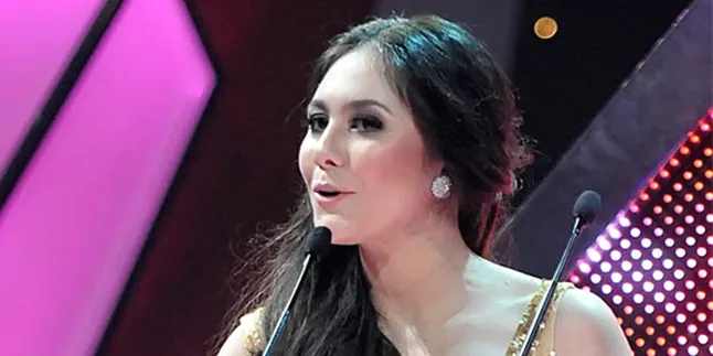 Wulan Guritno Pemeran Utama Wanita Terfavorit IMA 2012