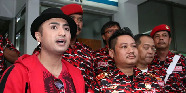 Rizal Djibran Bantah Punya Hubungan Bisnis Dengan Akeera Rizal Djibran Bantah Punya Hubungan Bisnis Dengan Akeera