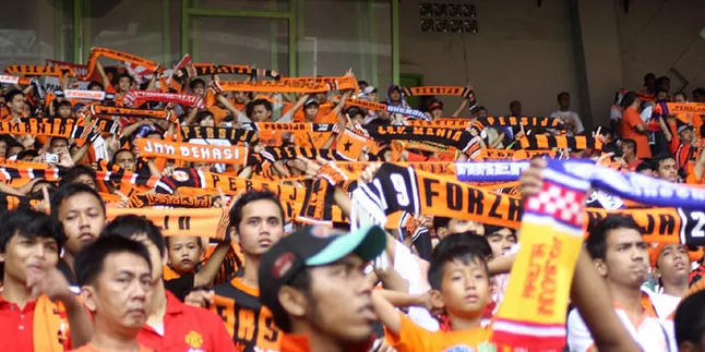 Sadis, Pengeroyokan Suporter Persija - Persib