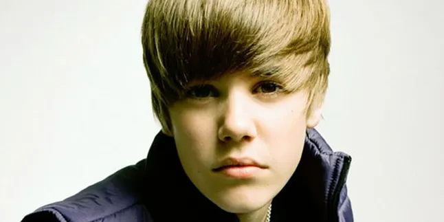 'BRIDESMAIDS' Atau 'THE HUNGER GAMES', Justin Bieber Pilih Mana? 'BRIDESMAIDS' Atau 'THE HUNGER GAMES', Justin Bieber Pilih Mana?