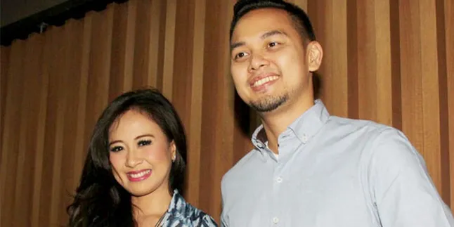 Hamil Muda, Astrid Sehat di Atas Panggung