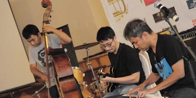 Mencintai Pancasila Dengan Mengenang Lagu-Lagu Franky Sahilatua