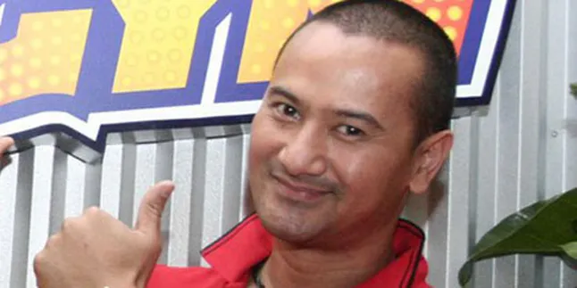 Mudji Massaid Bawakan Daging dan Roti Untuk Angie