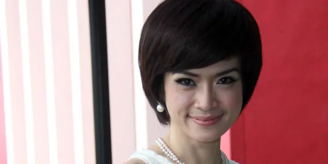 Yulia Rachman Terjemahkan Arti Cinta