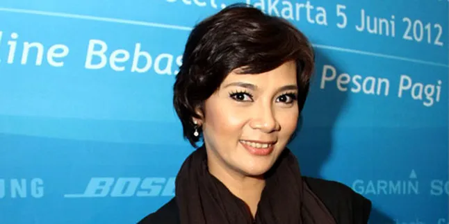 Dian Nitami Pilih-Pilih Situs Belanja Online