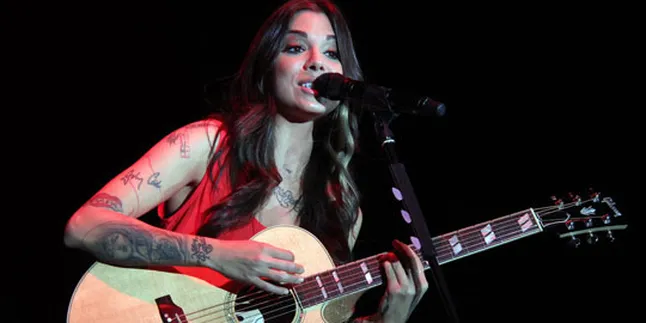 Siapa Inspirasi Christina Perri Selain Jason Mraz?