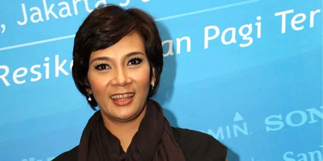 Dian Nitami Salurkan Hobi Belanja Secara Online