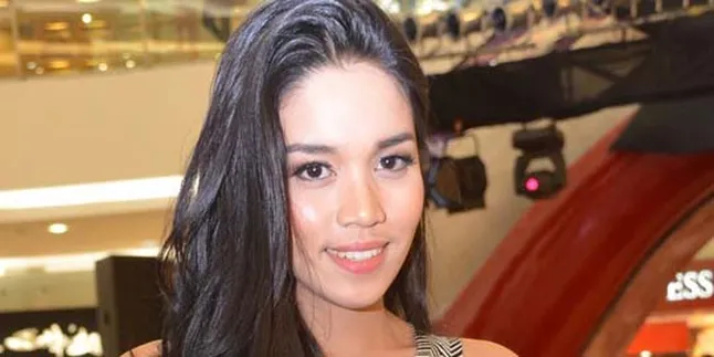 Alexandra Asmasoebrata Bicara Fashion