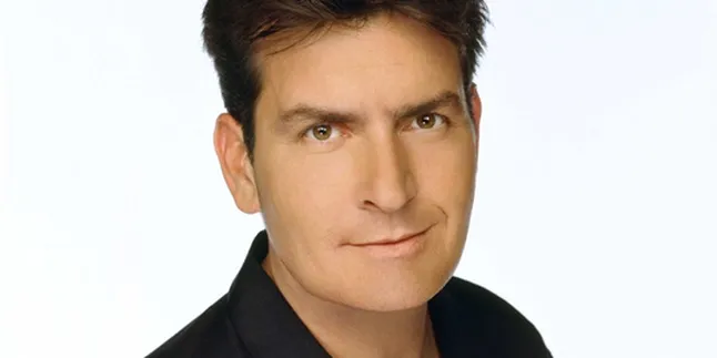 Ternyata Charlie Sheen Penggila Jari Kaki