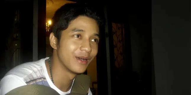 Adly Fairuz Cari Calon Istri Berambut Panjang Adly Fairuz Cari Calon Istri Berambut Panjang