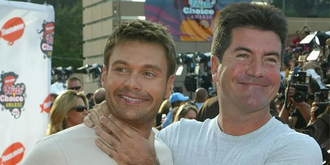 Dan Ryan Seacrest Pun Melempar Simon Cowell Dengan Air