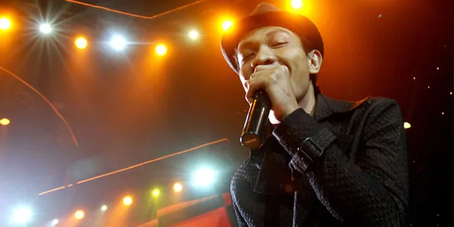 'Di Balik Awan' Buat Febri Idol Pulang Dari Indonesian Idol 2012