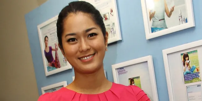 Suntuk, Prisia Nasution Travelling Dengan Motor