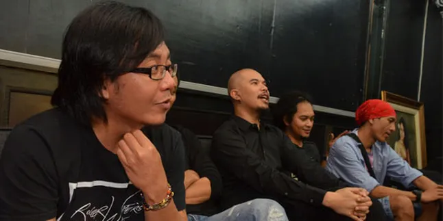 Reuni Dewa 19 Bikin Nangis Ahmad Dhani Reuni Dewa 19 Bikin Nangis Ahmad Dhani