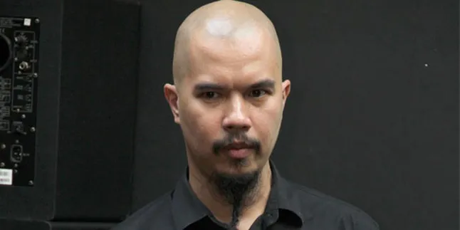 Tiket Palsu Banyak Beredar di Konser Ahmad Dhani Tiket Palsu Banyak Beredar di Konser Ahmad Dhani