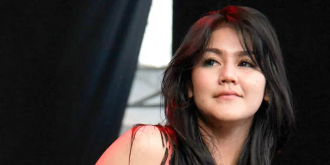 Sissy Priscillia Bosan Ditanya Soal Hamil Sissy Priscillia Bosan Ditanya Soal Hamil