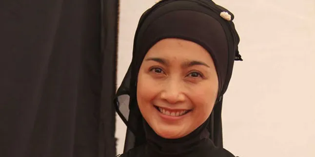 Desy Ratnasari Tak Mau Nyanyi Lagi