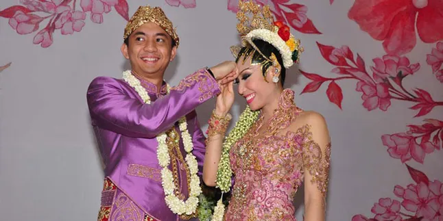 Khidmatnya Proses Ijab Kabul Ayu Dewi - Regi Datau