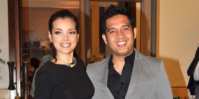 Dewi Sandra Sedang Hamil Muda?