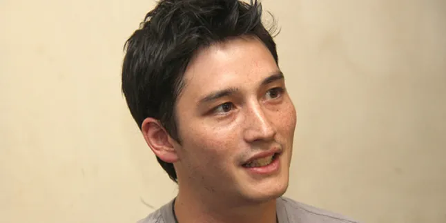 Mike Lewis Ternyata Kenal Pria Yang Ditabraknya