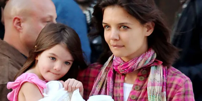 Kasihan, Suri Cruise Menangis Gara-Gara Es Krim