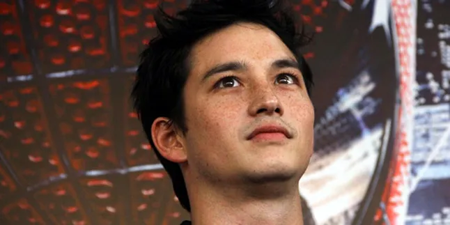 Mike Lewis Malu Menjadi Orang Tua Yang Cerai