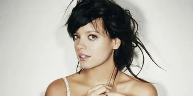 Johnny Depp Resmi Jomblo, Lily Allen Menyesal Sudah Menikah