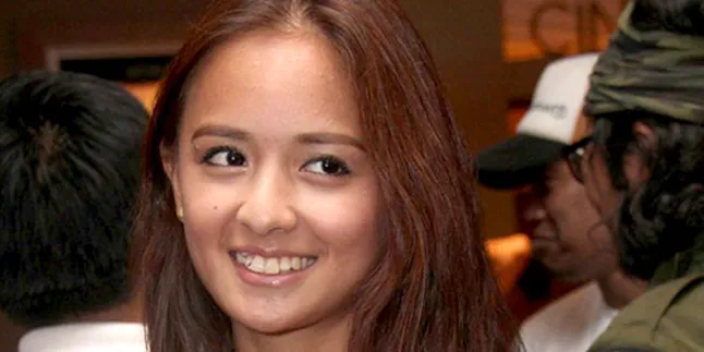 Joanna Alexandra Anti Adegan Ciuman