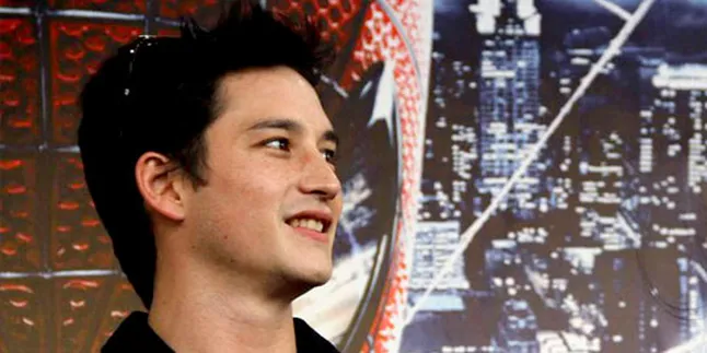 Mike Lewis Bantah Dekat Dengan Nadila Ernesta