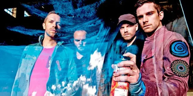 Chris Martin: Tak Suka Coldplay? Dengarkan Oasis Saja