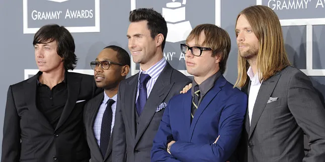 Simak 'Payphone' - Maroon 5 Akustik Ala Eli Lieb