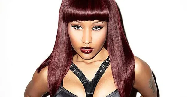 Nicki Minaj Pamer Pantat Saat Pemotretan Majalah