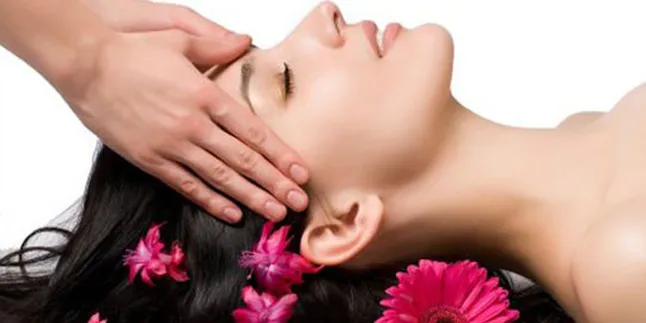 Creambath vs Hair Mask vs Hair Spa, Apa Bedanya? Creambath vs Hair Mask vs Hair Spa, Apa Bedanya?