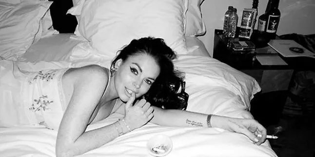 Pemotretan, Lindsay Lohan Pakai Bra Transparan