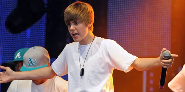 Modern, Lagu As Long As You Love Me Justin Bieber