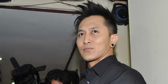 Bukan Orang Ketiga, Demian - Yulia Cerai Karena Perselisihan