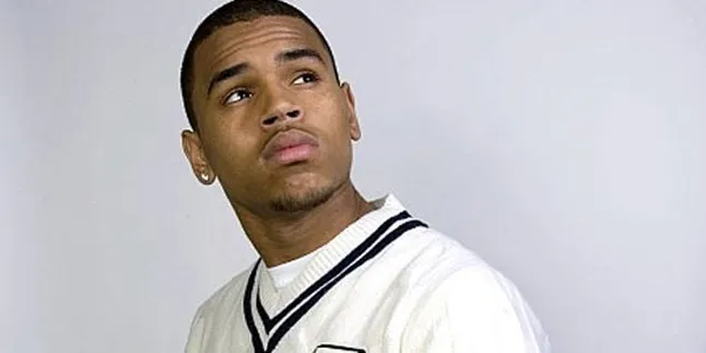 Chris Brown Bikin Tato Baru Untuk Intimidasi Drake?