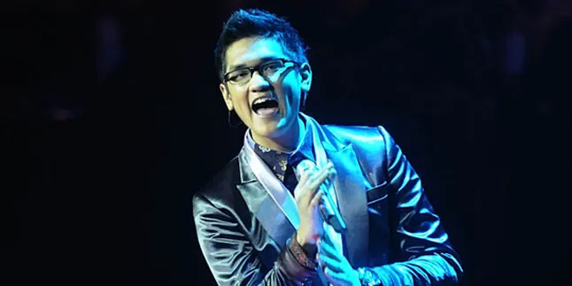 Panah Asmara Antarkan Afgan Jadi Pemenang Pop Solo Pria Terbaik Panah Asmara Antarkan Afgan Jadi Pemenang Pop Solo Pria Terbaik