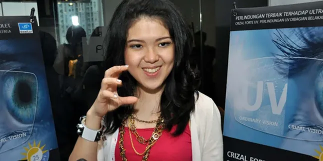 Tina Toon Terbantu Lensa Crizal