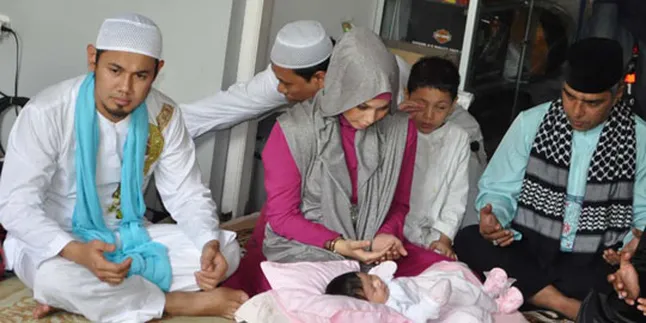 Ustad Guntur Bumi - Puput Melati Gelar Aqiqah Anak