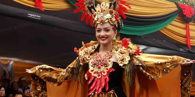 Anang - Ashanty Artis Pertama Ikut Jember Fashion Carnaval Anang - Ashanty Artis Pertama Ikut Jember Fashion Carnaval