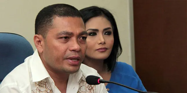 Raul Lemos Twitwar Dengan Penggemar Anang