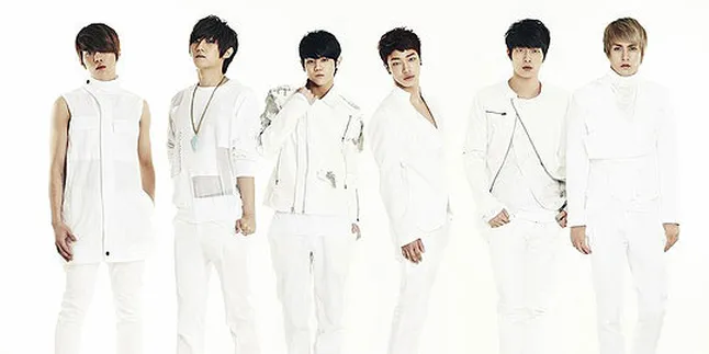 B2ST Umumkan Comeback Melalui Chatting Bareng Fans