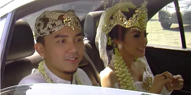 Ingin Beda, Mobil Antik Omesh dan Dian Ayu Mogok