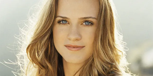 Beginilah Cara Evan Rachel Wood Ditindik Beginilah Cara Evan Rachel Wood Ditindik