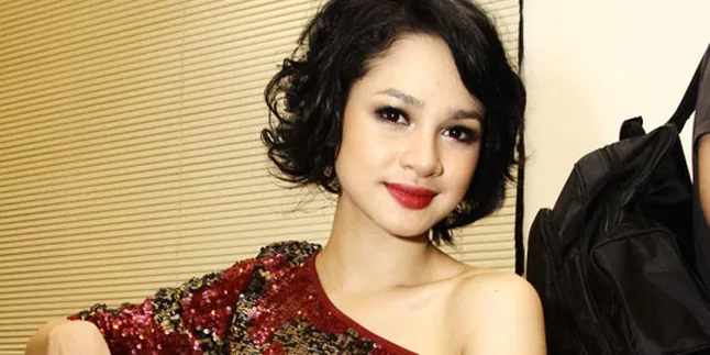 Andien, Percaya Diri Dengan Rambut Pendek Andien, Percaya Diri Dengan Rambut Pendek