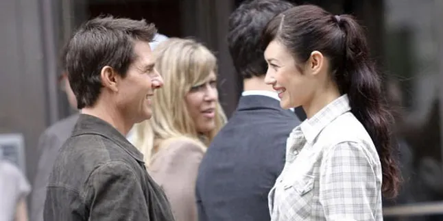 Ciuman Tom Cruise Pasca Cerai