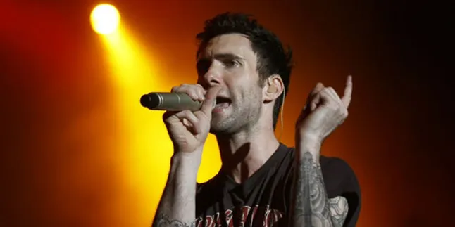 Adam Levine Buka Rahasia Single 'Moves Like Jagger'